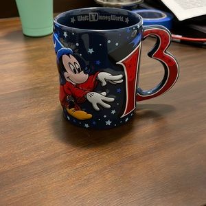 2013 Walt Disney World limited edition Mug